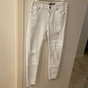 High rise distressed white jeans NWOT size 9